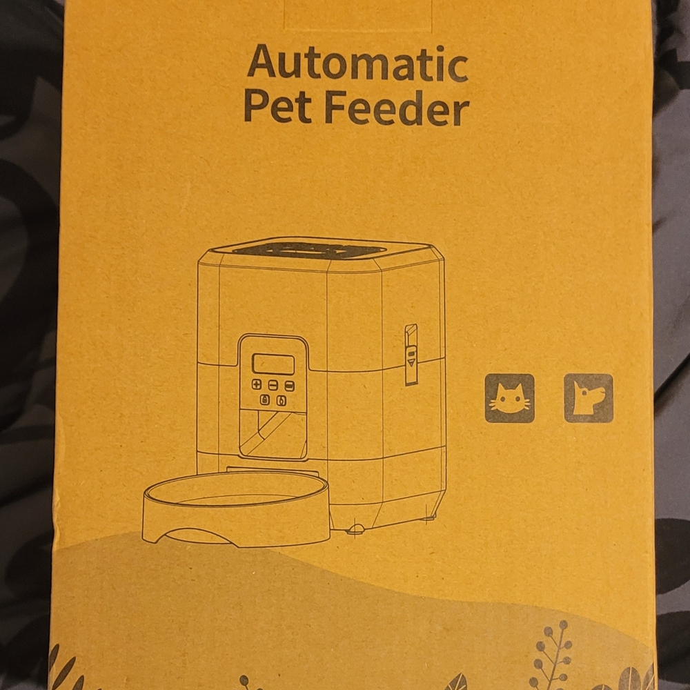 Automatic Pet Feeder in Yellow